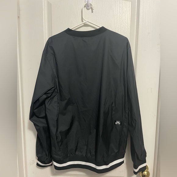 Black Nike SB Crewneck Windbreaker - Picture 2 of 8